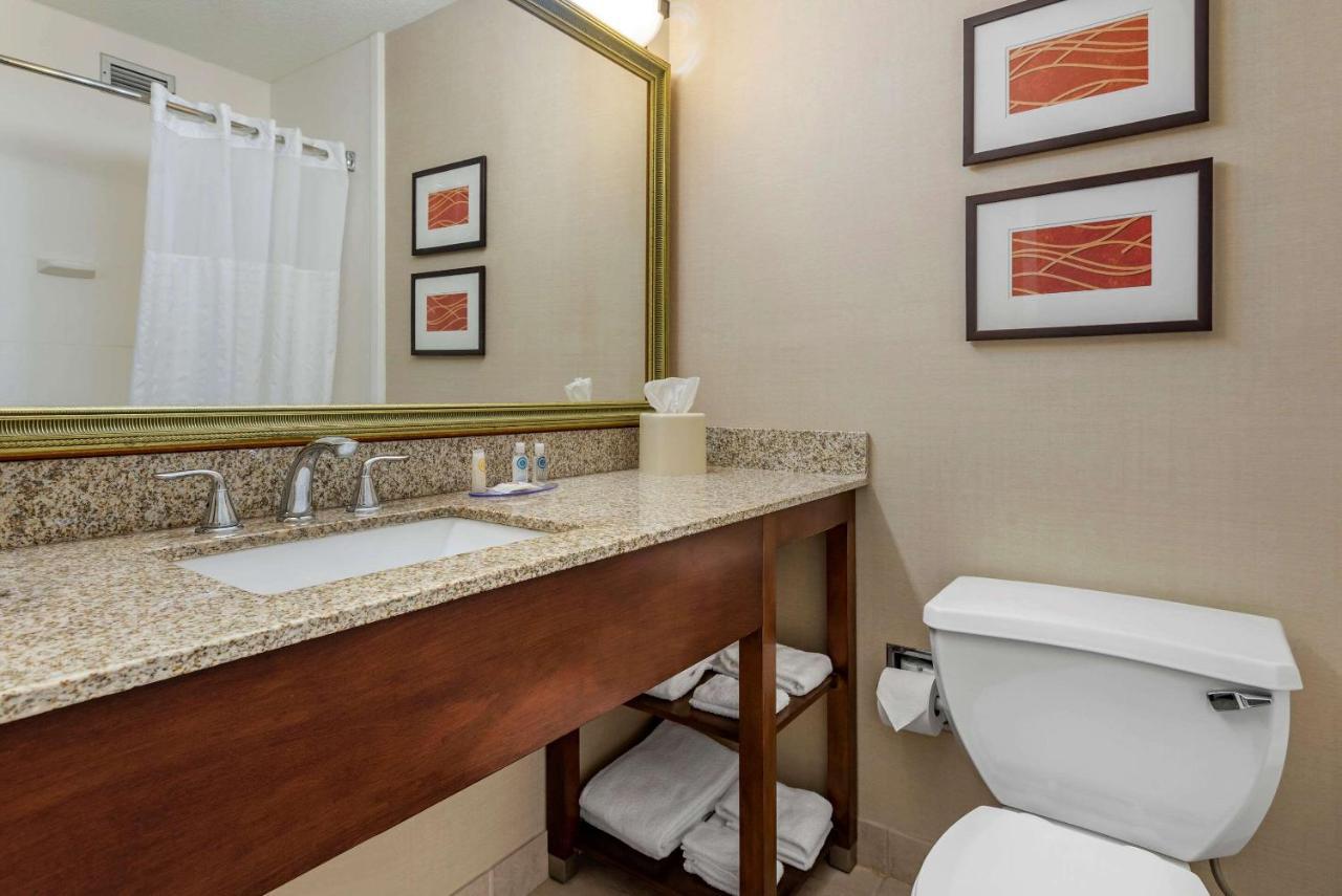 Comfort Inn Lancaster County North Denver Exterior foto