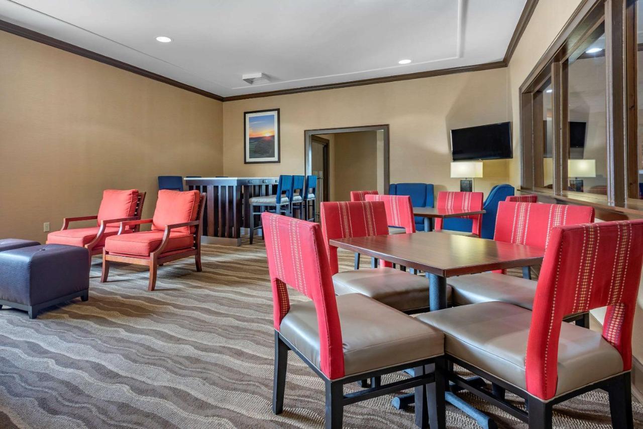 Comfort Inn Lancaster County North Denver Exterior foto