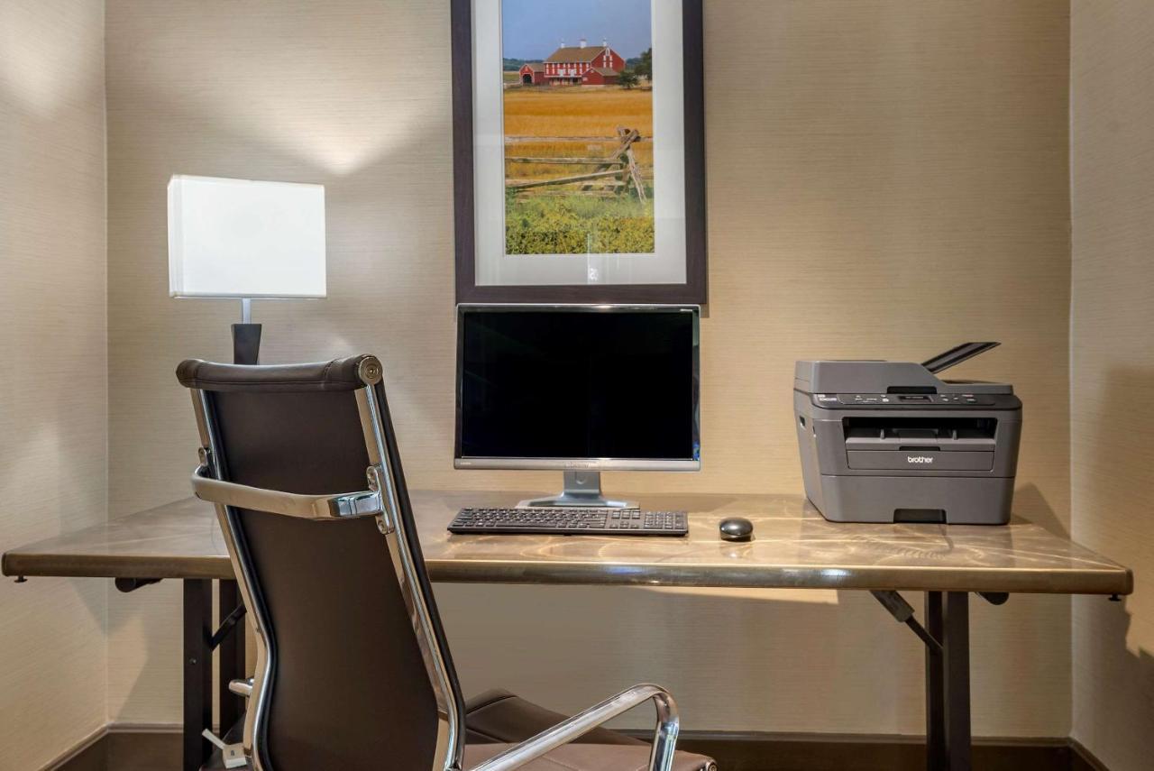 Comfort Inn Lancaster County North Denver Exterior foto
