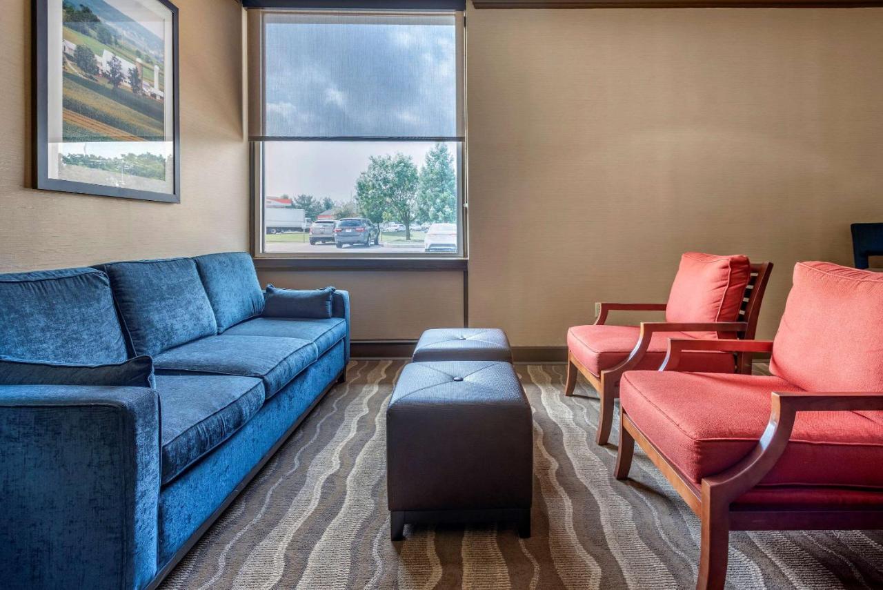 Comfort Inn Lancaster County North Denver Exterior foto